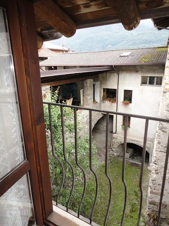 Casa Visnenza Bed & Breakfast Capo di Ponte 0*,  Italy