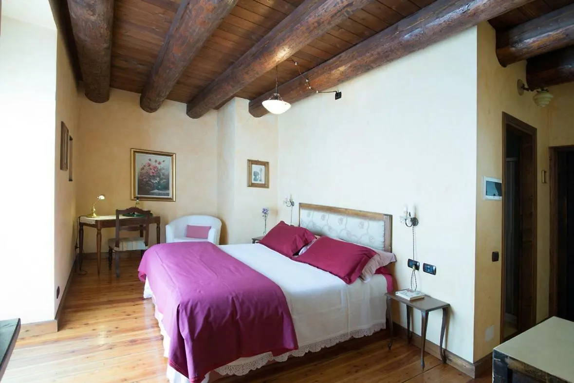 Casa Visnenza Bed & Breakfast Capo di Ponte Italy